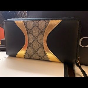Authentic Gucci Monogram Zip Wallet